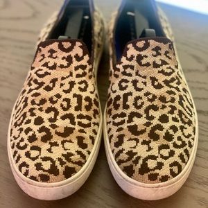 Camo Cat Rothy’s sneakers size 9